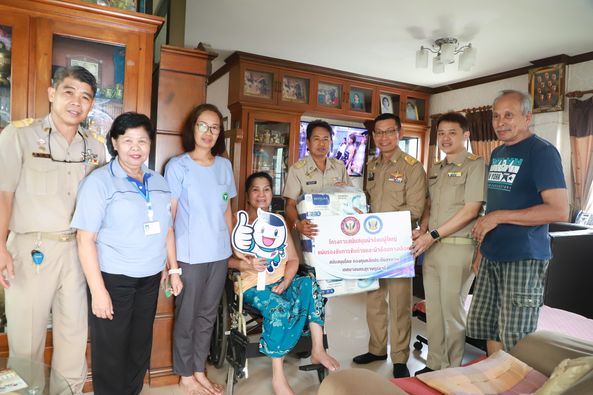 นายกแป๊ะ ลงพื้นที่ให้กำลังใจพร้อมมอบผ้าอ้อมผู้ใหญ่ รูปภาพ 1