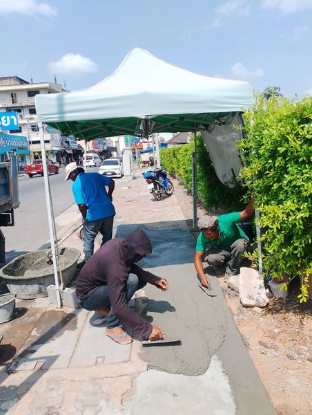 เทศบาลนครสุราษฎร์ธานี โดยสำนักช่าง ดำเนินงานด้านต่างๆ เพื่อค ... Image 1