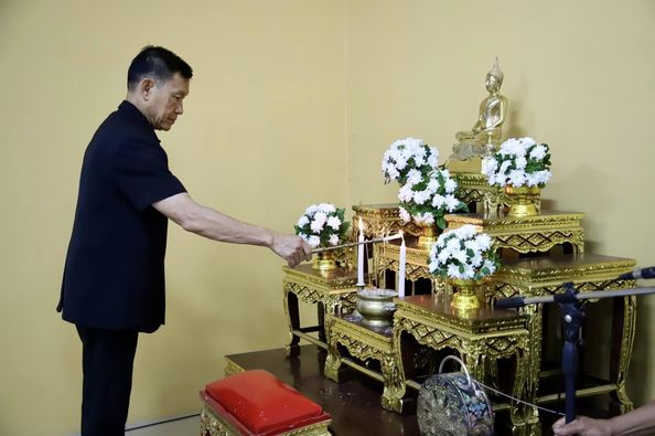 นายกแป๊ะ ร่วมมอบเงิน 30,000 บาท แก่สมาชิกกองทุนสวัสดิการชุมช ... Image 1