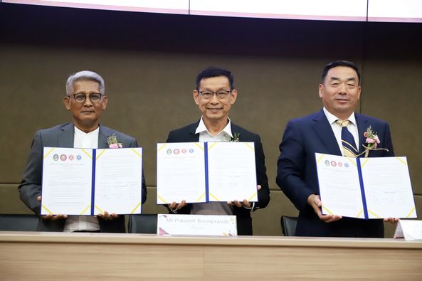 เทศบาลนครสุราษฎร์ธานี ร่วมลงนามบันทึกข้อตกลงความร่วมมือในการ ... รูปภาพ 1