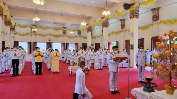 ทน.สฎ.ร่วมพิธีทอดผ้าป่าโครงการทุนเล่าเรียนหลวงสำหรับพระสงฆ์ไ ... Image 1