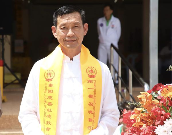 นายกแป๊ะ ร่วมงานมหากุศล โปรดวิญญาณ โปรยทานอุทิศส่วนบุญ Image 1