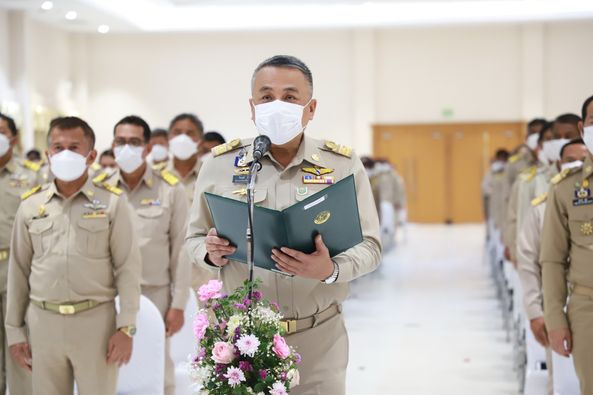 เทศบาลนครสุราษฎร์ธานี ร่วมพิธีเนื่องใน #วันท้องถิ่นไทย ประจำ ... Image 1