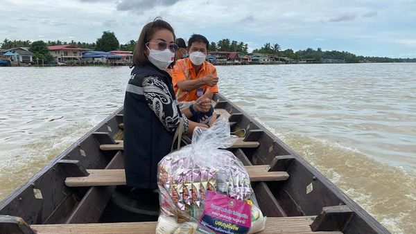 #ส่งมอบถุงยังชีพให้ผู้กักตัว ๑๔ วัน Image 1