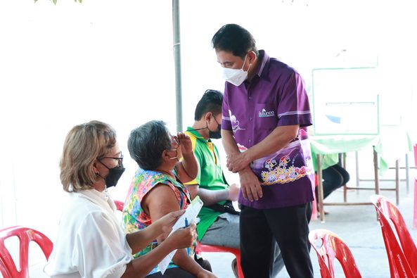 บรรยากาศฉีดวัคซีนเข็ม3ให้กับประชาชนในเขตเทศบาล Image 1