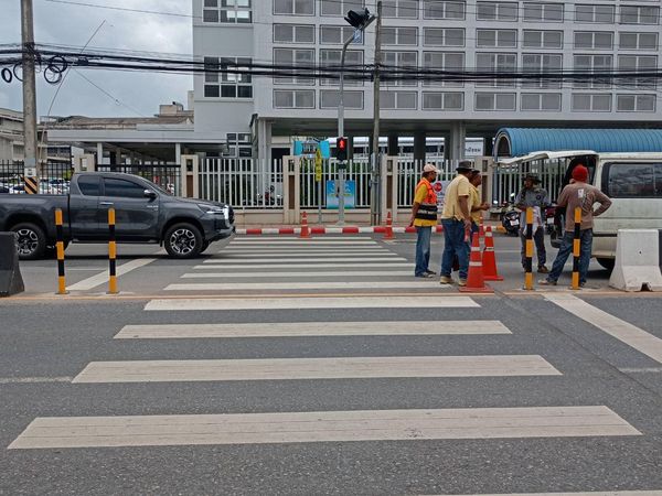 เทศบาลนครสุราษฎร์ธานี โดยสำนักช่าง ดำเนินงานด้านต่างๆ เพื่อค ... รูปภาพ 1