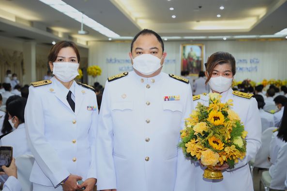 ทน.สฎ.ร่วมพิธีวางพานพุ่มถวายราชสักการะเนื่องใน “วันจักรี" รูปภาพ 1