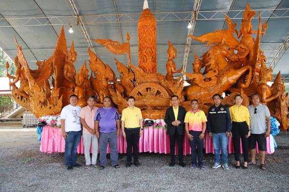 นายกเทศมนตรีฯ ลงพื้นที่พบปะทีมช่างหล่อเทียน ฑูตวัฒนธรรม ณ วั ... Image 1