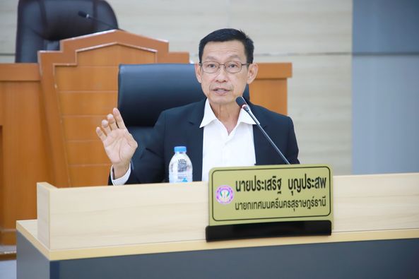 นายกแป๊ะ ประชุมกลุ่มผู้นำสตรี เทศบาลนครสุราษฎร์ธานี. รูปภาพ 1