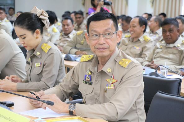 ประชุมผู้บริหารและปลัดองค์กรปกครองส่วนท้องถิ่นจังหวัดสุราษฎร ... รูปภาพ 1