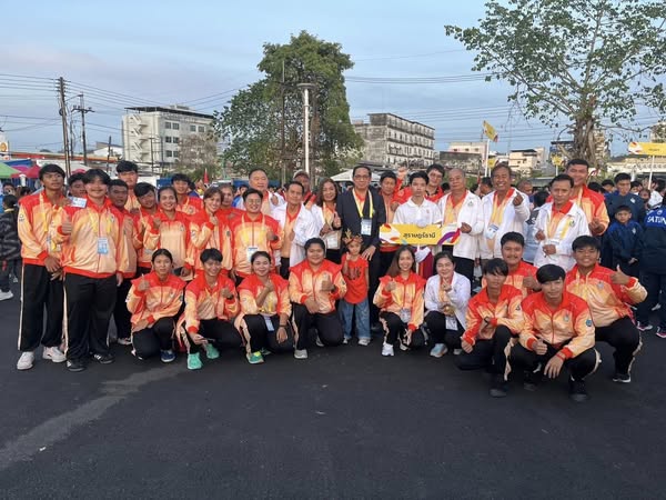 เปิดอย่างเป็นทางการ ”จันท์เกมส์ “ ร่วมส่งแรงใจเชียร์ทัพนักกี ... รูปภาพ 1