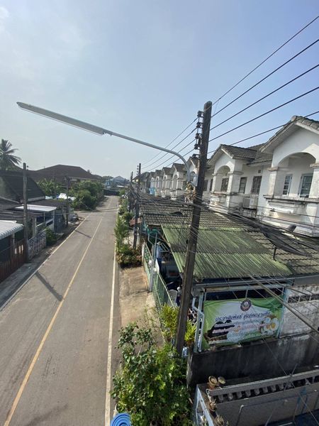 เทศบาลนครสุราษฎร์ธานี ดำเนินการติดตั้งและซ่อมแซมระบบไฟฟ้า Image 1