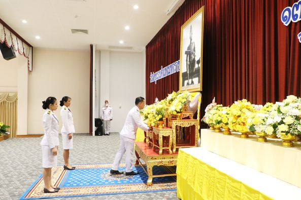 วางพานพุ่มดอกไม้ถวายราชสักการะพิธี “วันพ่อขุนรามคำแหงมหาราช” Image 1