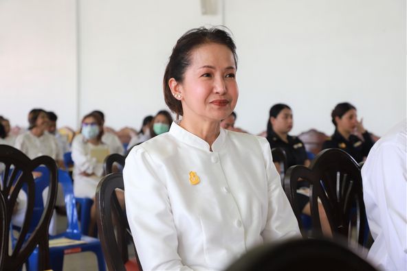 พิธีเจริญพระพุทธมนต์เฉลิมพระเกียรติ พระบาทสมเด็จพระเจ้าอยู่ห ... Image 1