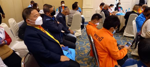 นายศักดา สมบูรณ์ลักขณา รองนายกเทศมนตรีและอุปนายกสมาคมกีฬาจัง ... Image 1