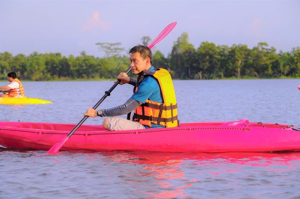 นายกฯแป๊ะ นายประเสริฐ บุญประสพ นายกเทศมนตรีนครสุราษฎร์ธานี เ ... Image 1