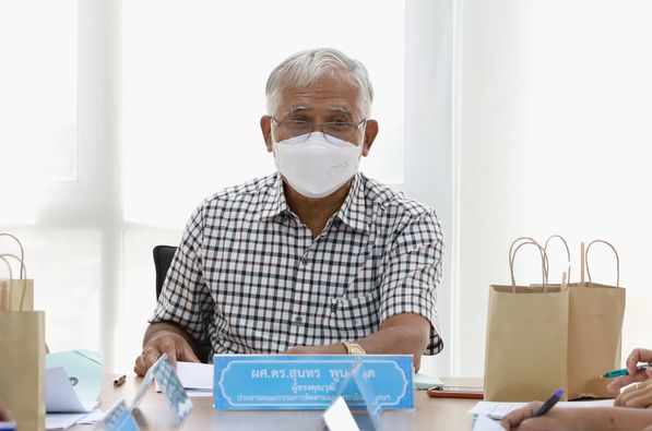 ประชุมคณะกรรมการติดตามและประเมินผลแผนพัฒนาเทศบาลนครสุราษฎร์ธ ... รูปภาพ 1