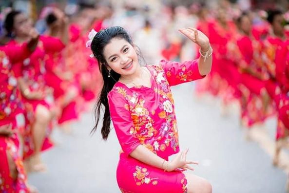 งานชักพระสุราษฎร์ แหล่งรวมความสวยงามในขบวนนางรำนางลาก รูปภาพ 1