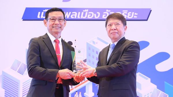 เทศบาลนครสุราษฎร์ธานี คว้า 2 รางวัลด้านสุขภาพและอนามัยสิ่งแว ... รูปภาพ 1