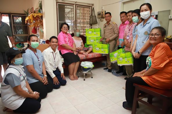 เยี่ยมให้กำลังใจ และมอบผ้าอ้อมผู้ใหญ่ รูปภาพ 1