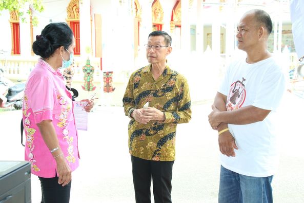 นายกแป๊ะ ลงพื้นที่ตรวจเยี่ยมจุดให้บริการลงทะเบียนผู้มีสิทธิร ... รูปภาพ 1