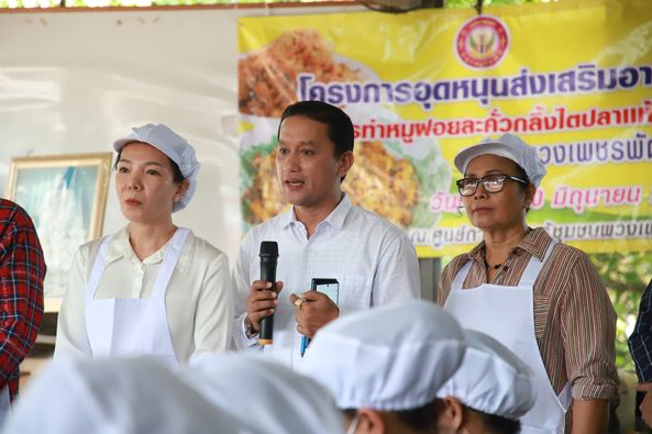 เทศบาลนครสุราษฎร์ธานีลงพื้นที่ติดตามโครงการส่งเสริมอาชีพให้ก ... Image 1