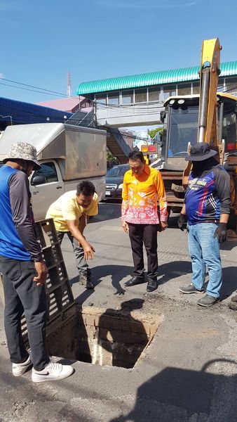 เทศบาลนครสุราษฎร์ธานี โดยสำนักช่าง ดำเนินงานด้านต่างๆ เพื่อค ... รูปภาพ 1