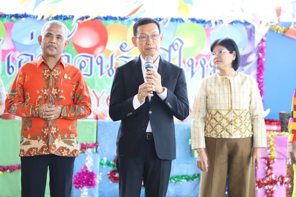 ร่วมกิจกรรมส่งท้ายปีเก่าต้อนรับปีใหม่ โรงเรียนเทศบาล ๔ (วัดโ ... Image 1