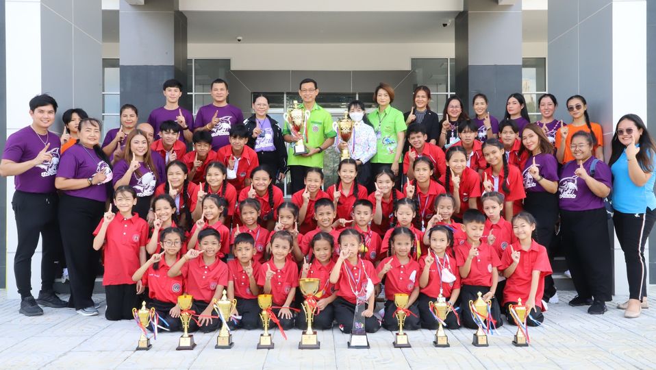 เทศบาลนครสุราษฎร์ธานี ร่วมแสดงความยินดีกับทีม THE SHARK ของโ ... Image 1