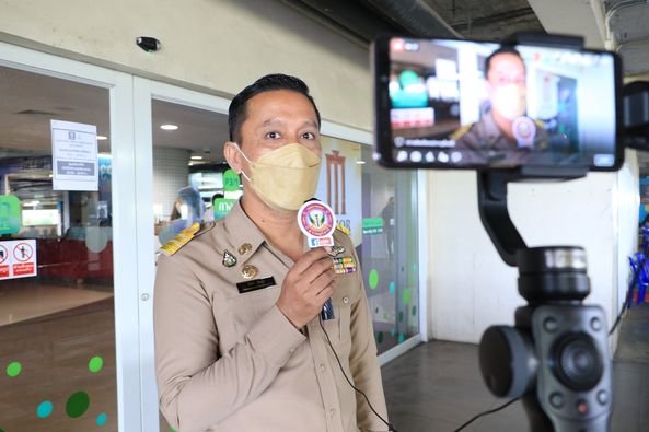 บรรยากาศฉีดวัคซีนวันที่ ๒ ของเทศบาลนครสุราษฎร์ธานี ถึงคิว 55 ... รูปภาพ 1