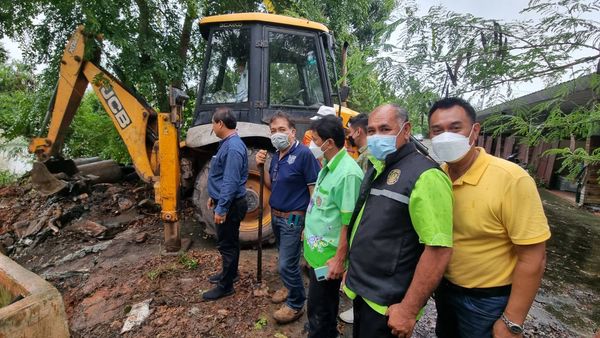 ขุดลอกคูระบายน้ำบริเวณซอยชนเกษม๓๓ Image 1