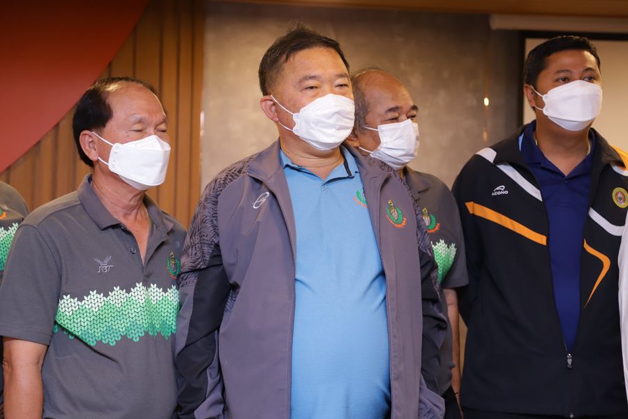 ส่งนักกีฬาและผู้ควบคุมทีมตัวแทนจังหวัดสุราษฎร์ธานี Image 1