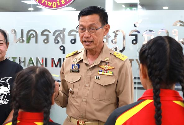 นายกเทศมนตรีฯ ร่วมแสดงความยินดีกับทีม THE SHARK สุดยอดคนเก่ง ... Image 1