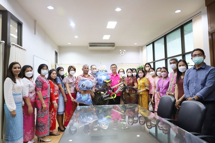 ของขวัญวันเด็ก นี่แค่บางส่วนเท่านั้น วันจริงมีเยอะกว่านี้ Image 1