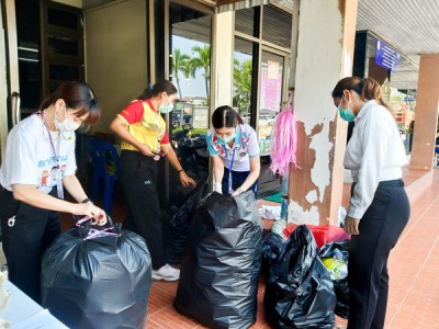 ขยะมีค่า ... รวบรวมแล้วนำมาแลกกับเรา Image 1