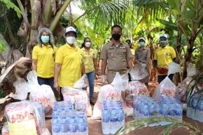 ส่งมอบถุงยังชีพแก่ผู้สัมผัสเสี่ยงสูง Image 1