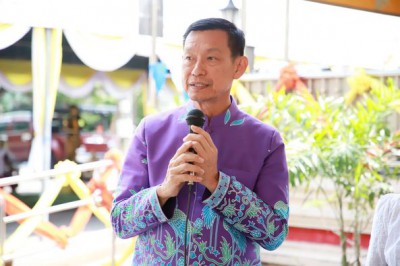 ร่วมสรงน้ำพระและรดน้ำขอพรผู้สูงอายุชุมชนหน้าด่าน รูปภาพ 1
