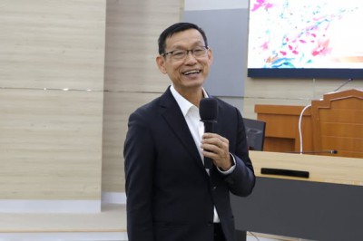 เทศบาลนครสุราษฎร์ธานีมอบเกียรติบัตรให้กับสมาชิกชมรมจิตอาสารั ... Image 1