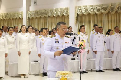 เทศบาลนครสุราษฎร์ธานี ร่วมพิธีวางพานพุ่มเนื่องใน "วันพ่อขุนร ... Image 1