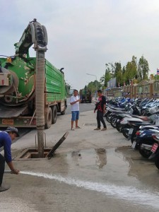 เทศบาลนครสุราษฎร์ธานี โดยสำนักช่าง ดำเนินงานด้านต่างๆเพื่อคว ... Image 1