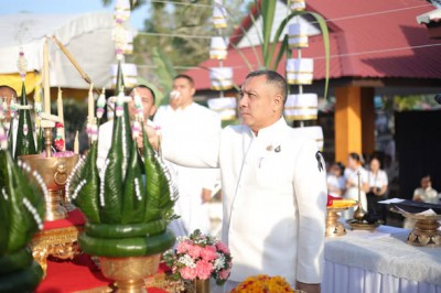 เทศบาลฯ ร่วมพิธีบวงสรวงศาลหลักเมือง เพื่อความเป็นสิริมงคลในก ... รูปภาพ 1