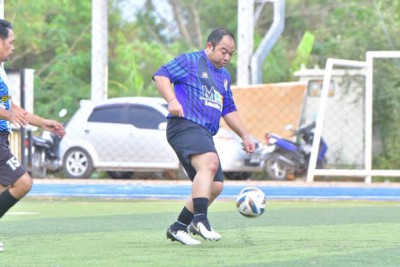 การแข่งขันฟุตบอลกระชับมิตร ณ สนามโรงเรียนกีฬาเทศบาลนครสุราษฎ ... รูปภาพ 1