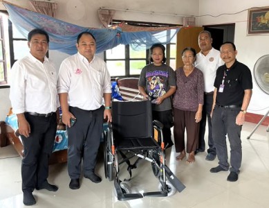 มอบรถเข็น (วีลแชร์) เพื่อช่วยเหลือผู้พิการ Image 1