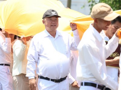 ขบวนแห่พระบฏและผ้าห่มพระธาตุศรีสุราษฎร์ ในงาน “แห่ผ้าห่มพระธ ... รูปภาพ 1