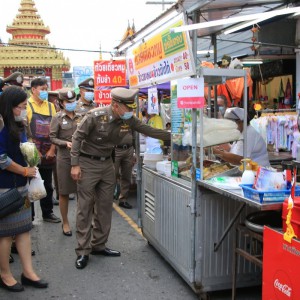ลงพื้นที่ให้กำลังใจพ่อค้าแม่ค้าตลาดโต้รุ่งศาลเจ้า Image 1