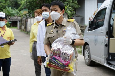 เทศบาลนครสุราษฎร์ธานี ลงพื้นที่ส่งมอบถุงยังชีพ Image 1