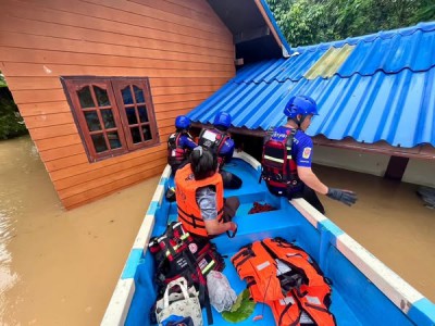 นายกแป๊ะ ส่ง 3 อาสาสมัครจากเทศบาลฯร่วมในทีมอาสาสมัครโต้ตอบสถ ... Image 1