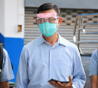 ตรวจคัดกรองผู้ป่วยโควิด - 19 เชิงรุก สำหรับผู้มีความเสี่ยงต่ ... Image 1