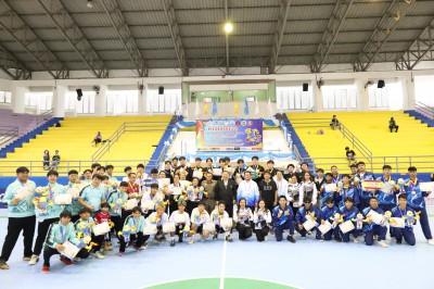 พิธีปิดการแข่งขันกีฬาบาสเกตบอลทั่วไป การแข่งขันกีฬาเยาวชนแห่ ... รูปภาพ 1