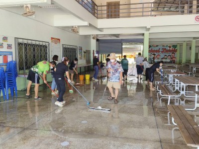 โรงเรียนเทศบาล ๑ (แตงอ่อนเผดิมวิทยา) เตรียมความพร้อมด้านสถาน ... Image 1